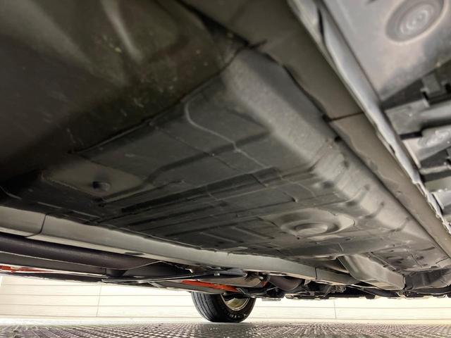 カローラフィールダー ハイブリッドＧ　エアロツアラー・ダブルバイビー　純正ナビ　バックカメラ　禁煙車　ハーフレザーシート　スマートキー　ＨＩＤヘッド　ＥＴＣ　１５インチＡＷ　オートライト　オートエアコン　Ｂｌｕｅｔｏｏｔｈ　ＣＤ再生　フルセグ　プライバシーガラス（23枚目）