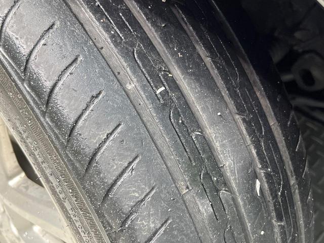 カローラフィールダー ハイブリッドＧ　エアロツアラー・ダブルバイビー　純正ナビ　バックカメラ　禁煙車　ハーフレザーシート　スマートキー　ＨＩＤヘッド　ＥＴＣ　１５インチＡＷ　オートライト　オートエアコン　Ｂｌｕｅｔｏｏｔｈ　ＣＤ再生　フルセグ　プライバシーガラス（29枚目）