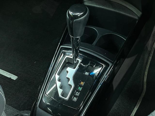 カローラフィールダー ハイブリッドＧ　エアロツアラー・ダブルバイビー　純正ナビ　バックカメラ　禁煙車　ハーフレザーシート　スマートキー　ＨＩＤヘッド　ＥＴＣ　１５インチＡＷ　オートライト　オートエアコン　Ｂｌｕｅｔｏｏｔｈ　ＣＤ再生　フルセグ　プライバシーガラス（40枚目）