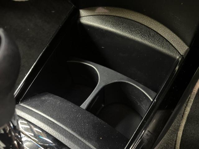 カローラフィールダー ハイブリッドＧ　エアロツアラー・ダブルバイビー　純正ナビ　バックカメラ　禁煙車　ハーフレザーシート　スマートキー　ＨＩＤヘッド　ＥＴＣ　１５インチＡＷ　オートライト　オートエアコン　Ｂｌｕｅｔｏｏｔｈ　ＣＤ再生　フルセグ　プライバシーガラス（44枚目）