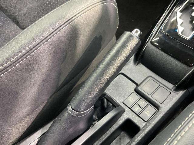 カローラフィールダー ハイブリッドＧ　エアロツアラー・ダブルバイビー　純正ナビ　バックカメラ　禁煙車　ハーフレザーシート　スマートキー　ＨＩＤヘッド　ＥＴＣ　１５インチＡＷ　オートライト　オートエアコン　Ｂｌｕｅｔｏｏｔｈ　ＣＤ再生　フルセグ　プライバシーガラス（46枚目）