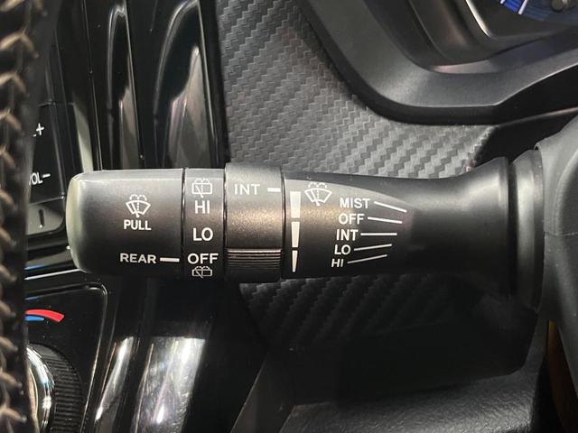 カローラフィールダー ハイブリッドＧ　エアロツアラー・ダブルバイビー　純正ナビ　バックカメラ　禁煙車　ハーフレザーシート　スマートキー　ＨＩＤヘッド　ＥＴＣ　１５インチＡＷ　オートライト　オートエアコン　Ｂｌｕｅｔｏｏｔｈ　ＣＤ再生　フルセグ　プライバシーガラス（50枚目）