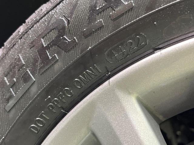 カローラフィールダー ハイブリッドＧ　エアロツアラー・ダブルバイビー　純正ナビ　バックカメラ　禁煙車　ハーフレザーシート　スマートキー　ＨＩＤヘッド　ＥＴＣ　１５インチＡＷ　オートライト　オートエアコン　Ｂｌｕｅｔｏｏｔｈ　ＣＤ再生　フルセグ　プライバシーガラス（52枚目）