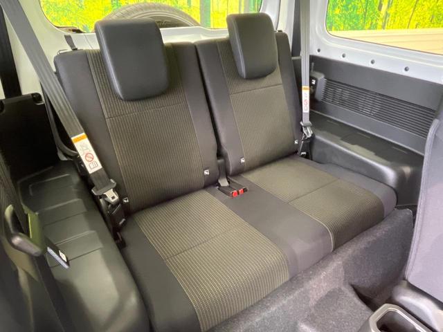 後部座席も気になるようなキズ・汚れやへたり等、大きなダメージはなく、良好な状態です。