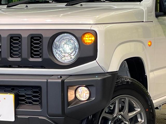 【ＬＥＤヘッドライト】悪天候や夜間走行時も良好な視界を確保し安心して運転できる高輝度ＬＥＤヘッドライトを装備！点灯速度が早く、消費電力も抑えられています。