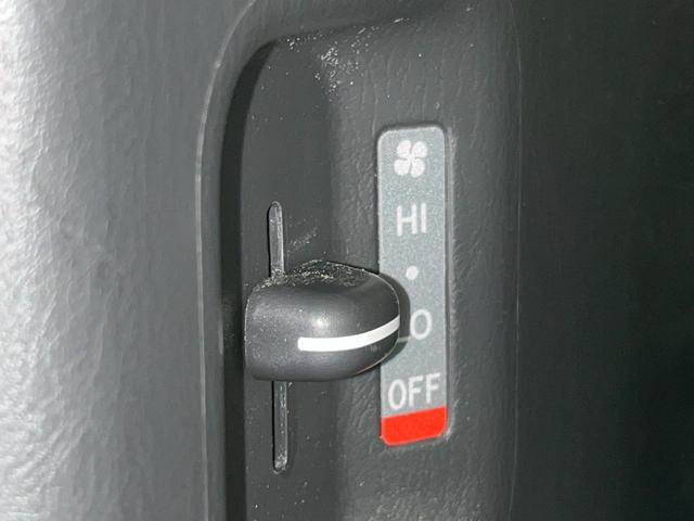 ハイエースバン ロングスーパーGL ターボ ディーゼル バックカメラ 衝突被害軽減システム 禁煙車 スマートキー LEDヘッド ETC2.0 車線逸脱警報 オートライト オートエアコン Bluetooth CD フルセグ LEDフォグ(62枚目)