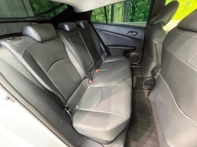 プリウス Ｓツーリングセレクション　フルエアロ　純正９インチナビ　バックカメラ　プリクラッシュセーフティ　レーダークルーズ　禁煙車　シートヒーター　ドラレコ　スマートキー　ＬＥＤヘッド　ＥＴＣ　オートマチックハイビーム　車線逸脱警報（9枚目）