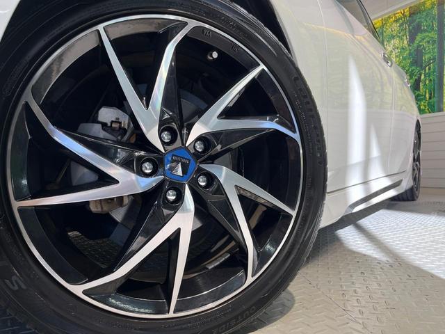 プリウス Ｓツーリングセレクション　フルエアロ　純正９インチナビ　バックカメラ　プリクラッシュセーフティ　レーダークルーズ　禁煙車　シートヒーター　ドラレコ　スマートキー　ＬＥＤヘッド　ＥＴＣ　オートマチックハイビーム　車線逸脱警報（13枚目）