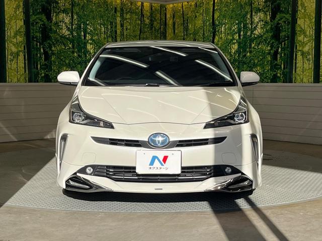 プリウス Ｓツーリングセレクション　フルエアロ　純正９インチナビ　バックカメラ　プリクラッシュセーフティ　レーダークルーズ　禁煙車　シートヒーター　ドラレコ　スマートキー　ＬＥＤヘッド　ＥＴＣ　オートマチックハイビーム　車線逸脱警報（14枚目）