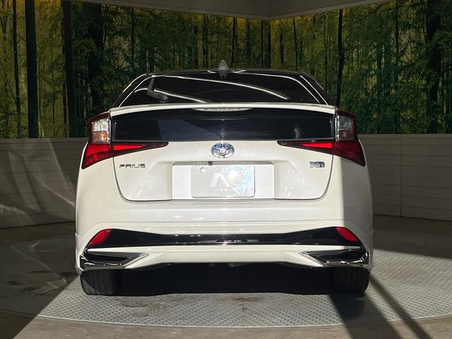 プリウス Ｓツーリングセレクション　フルエアロ　純正９インチナビ　バックカメラ　プリクラッシュセーフティ　レーダークルーズ　禁煙車　シートヒーター　ドラレコ　スマートキー　ＬＥＤヘッド　ＥＴＣ　オートマチックハイビーム　車線逸脱警報（15枚目）