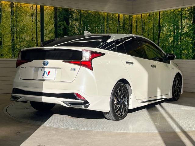 プリウス Ｓツーリングセレクション　フルエアロ　純正９インチナビ　バックカメラ　プリクラッシュセーフティ　レーダークルーズ　禁煙車　シートヒーター　ドラレコ　スマートキー　ＬＥＤヘッド　ＥＴＣ　オートマチックハイビーム　車線逸脱警報（17枚目）