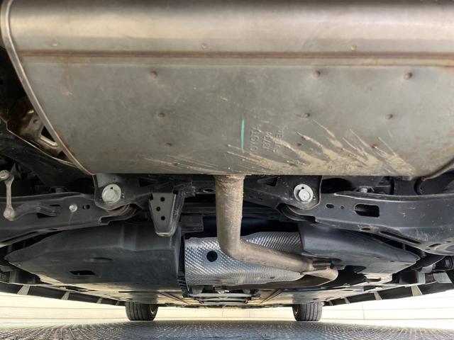 プリウス Ｓツーリングセレクション　フルエアロ　純正９インチナビ　バックカメラ　プリクラッシュセーフティ　レーダークルーズ　禁煙車　シートヒーター　ドラレコ　スマートキー　ＬＥＤヘッド　ＥＴＣ　オートマチックハイビーム　車線逸脱警報（19枚目）