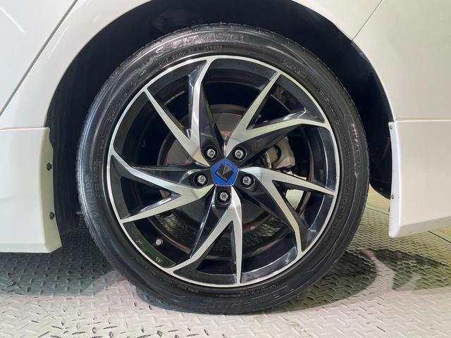 プリウス Ｓツーリングセレクション　フルエアロ　純正９インチナビ　バックカメラ　プリクラッシュセーフティ　レーダークルーズ　禁煙車　シートヒーター　ドラレコ　スマートキー　ＬＥＤヘッド　ＥＴＣ　オートマチックハイビーム　車線逸脱警報（24枚目）