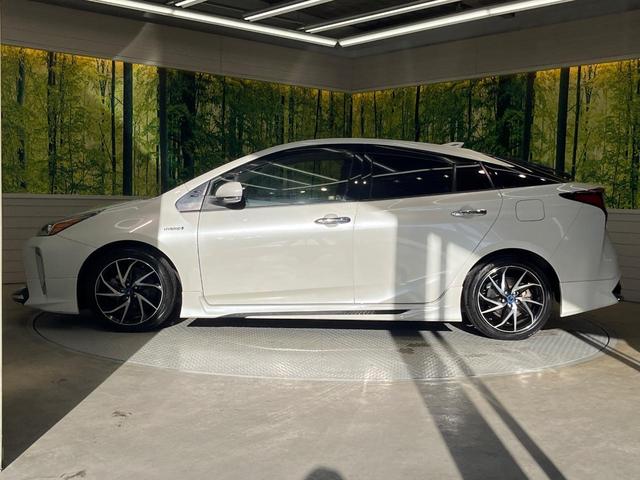 プリウス Ｓツーリングセレクション　フルエアロ　純正９インチナビ　バックカメラ　プリクラッシュセーフティ　レーダークルーズ　禁煙車　シートヒーター　ドラレコ　スマートキー　ＬＥＤヘッド　ＥＴＣ　オートマチックハイビーム　車線逸脱警報（29枚目）