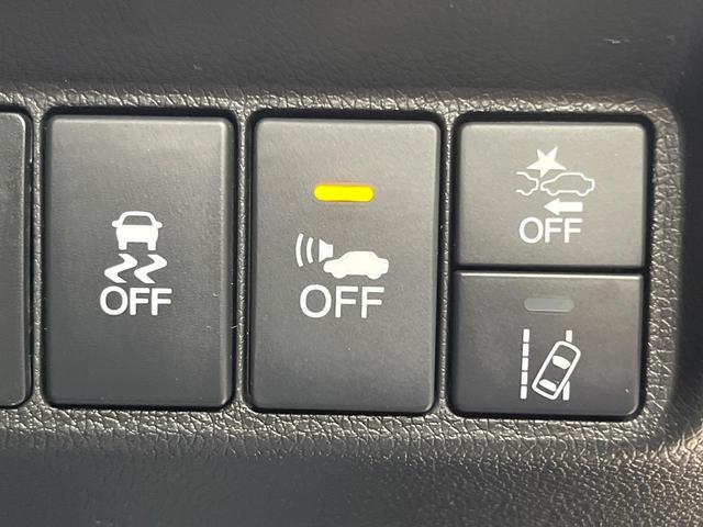 シャトル ハイブリッドＸ　ホンダセンシング　バックカメラ　衝突被害軽減システム　禁煙車　ハーフレザーシート　スマートキー　ＬＥＤヘッド　ビルトインＥＴＣ　車線逸脱警報　オートライト　デュアルエアコン　Ｂｌｕｅｔｏｏｔｈ　ＣＤ　ＤＶＤ再生（5枚目）