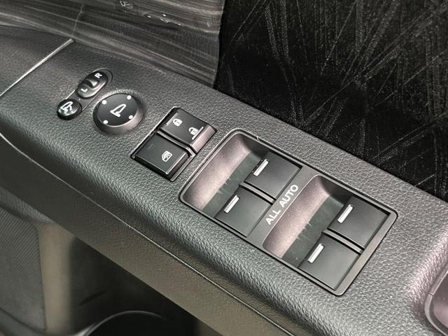 オデッセイハイブリッド ハイブリッドアブソルート・ホンダセンシングＥＸパック　純正ナビ　両側電動ドア　バックカメラ　衝突被害軽減システム　禁煙車　ハーフレザーシート　パワーシート　コーナーセンサー　スマートキー　ＬＥＤヘッド　ビルトインＥＴＣ　純正１７インチアルミ　車線逸脱警報（40枚目）
