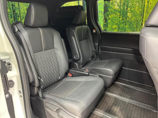 ノア Ｓ－Ｚ　１０型ナビ　両側電動ドア　バックカメラ　衝突被害軽減システム　レーダークルーズ　ハーフレザーシート　コーナーセンサー　スマートキー　ＬＥＤヘッド　ＥＴＣ２．０　純正１７インチアルミ　オートハイビーム（9枚目）