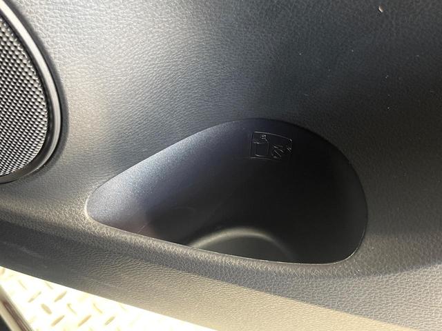 ハリアー プレミアム　バックカメラ　ＪＢＬサウンド　禁煙車　電動リアゲート　ハーフレザーシート　パワーシート　スマートキー　ＬＥＤヘッド　ＥＴＣ　クルコン　純正１８インチアルミ　オートハイビーム　オートライト（50枚目）