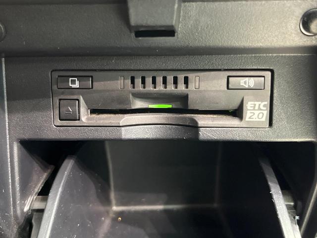 ヴェルファイア ２．５Ｚ　Ａエディション　ゴールデンアイズ　サンルーフ　両側電動ドア　後席モニター　バックカメラ　衝突被害軽減システム　レーダークルーズ　禁煙車　電動リアゲート　ハーフレザーシート　コーナーセンサー　スマートキー　ＨＩＤヘッド　ＥＴＣ２．０（39枚目）