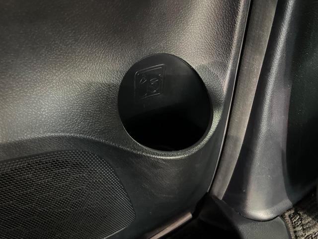 ヴェルファイア ２．５Ｚ　Ａエディション　ゴールデンアイズ　サンルーフ　両側電動ドア　後席モニター　バックカメラ　衝突被害軽減システム　レーダークルーズ　禁煙車　電動リアゲート　ハーフレザーシート　コーナーセンサー　スマートキー　ＨＩＤヘッド　ＥＴＣ２．０（63枚目）