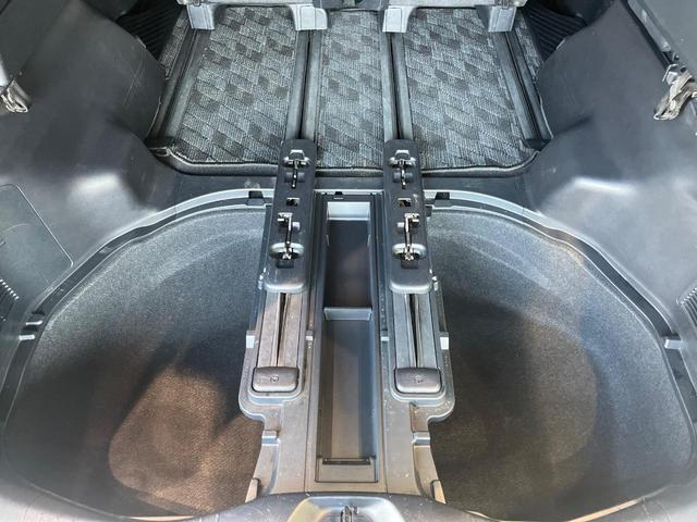 ヴェルファイア ２．５Ｚ　Ａエディション　ゴールデンアイズ　サンルーフ　両側電動ドア　後席モニター　バックカメラ　衝突被害軽減システム　レーダークルーズ　禁煙車　電動リアゲート　ハーフレザーシート　コーナーセンサー　スマートキー　ＨＩＤヘッド　ＥＴＣ２．０（67枚目）