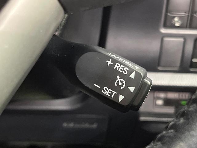 ヴォクシー ハイブリッドＺＳ　煌ＩＩ　両側電動ドア　後席モニター　バックカメラ　衝突被害軽減システム　禁煙車　ドラレコ　コーナーセンサー　スマートキー　ＬＥＤヘッド　ビルトインＥＴＣ　クルコン　純正１６インチアルミ　オートハイビーム（7枚目）