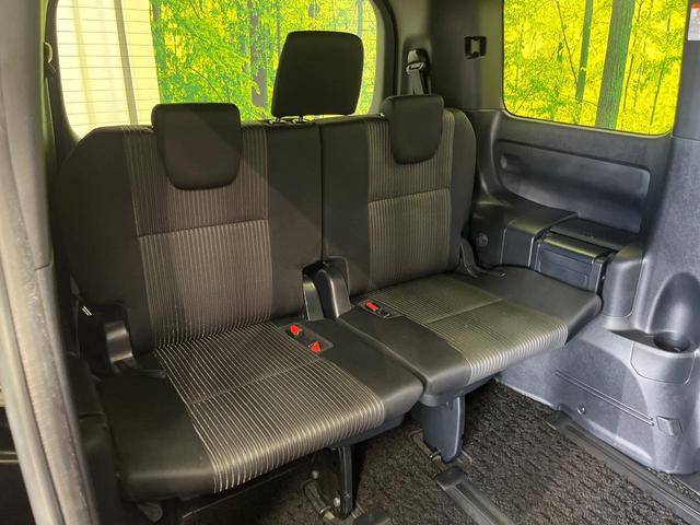 ヴォクシー ハイブリッドＺＳ　煌ＩＩ　両側電動ドア　後席モニター　バックカメラ　衝突被害軽減システム　禁煙車　ドラレコ　コーナーセンサー　スマートキー　ＬＥＤヘッド　ビルトインＥＴＣ　クルコン　純正１６インチアルミ　オートハイビーム（10枚目）