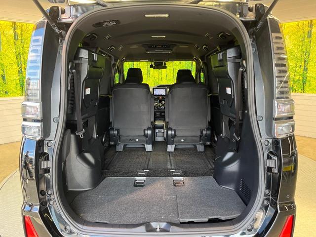 ヴォクシー ハイブリッドＺＳ　煌ＩＩ　両側電動ドア　後席モニター　バックカメラ　衝突被害軽減システム　禁煙車　ドラレコ　コーナーセンサー　スマートキー　ＬＥＤヘッド　ビルトインＥＴＣ　クルコン　純正１６インチアルミ　オートハイビーム（11枚目）