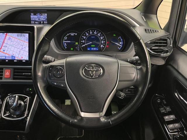 ヴォクシー ハイブリッドＺＳ　煌ＩＩ　両側電動ドア　後席モニター　バックカメラ　衝突被害軽減システム　禁煙車　ドラレコ　コーナーセンサー　スマートキー　ＬＥＤヘッド　ビルトインＥＴＣ　クルコン　純正１６インチアルミ　オートハイビーム（12枚目）