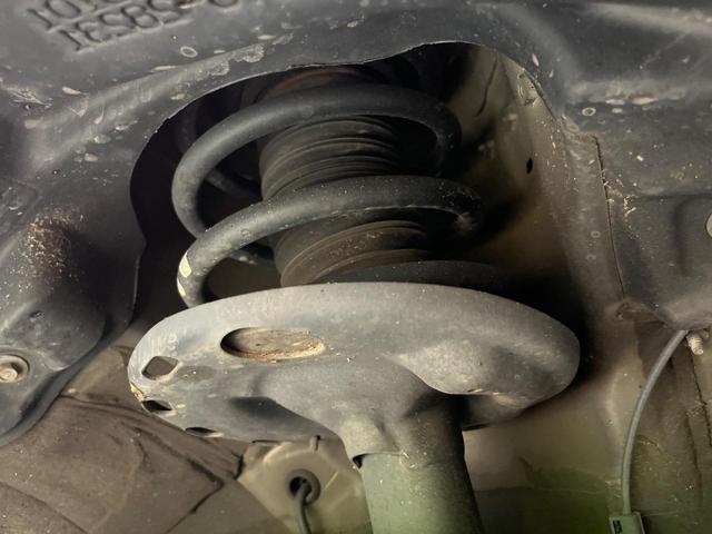 ヴォクシー ハイブリッドＺＳ　煌ＩＩ　両側電動ドア　後席モニター　バックカメラ　衝突被害軽減システム　禁煙車　ドラレコ　コーナーセンサー　スマートキー　ＬＥＤヘッド　ビルトインＥＴＣ　クルコン　純正１６インチアルミ　オートハイビーム（24枚目）