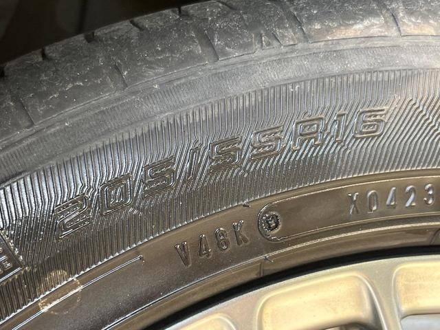 ヴォクシー ハイブリッドＺＳ　煌ＩＩ　両側電動ドア　後席モニター　バックカメラ　衝突被害軽減システム　禁煙車　ドラレコ　コーナーセンサー　スマートキー　ＬＥＤヘッド　ビルトインＥＴＣ　クルコン　純正１６インチアルミ　オートハイビーム（33枚目）