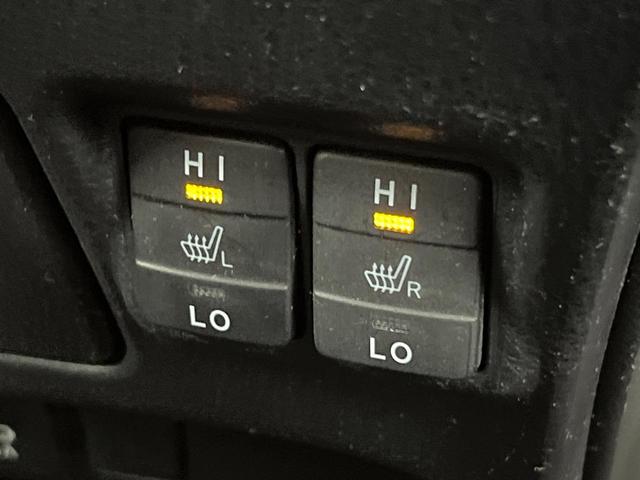 ヴォクシー ハイブリッドＺＳ　煌ＩＩ　両側電動ドア　後席モニター　バックカメラ　衝突被害軽減システム　禁煙車　ドラレコ　コーナーセンサー　スマートキー　ＬＥＤヘッド　ビルトインＥＴＣ　クルコン　純正１６インチアルミ　オートハイビーム（40枚目）