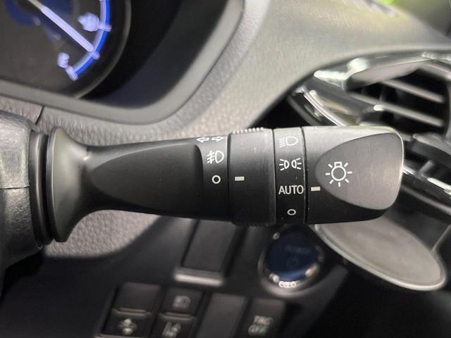 ヴォクシー ハイブリッドＺＳ　煌ＩＩ　両側電動ドア　後席モニター　バックカメラ　衝突被害軽減システム　禁煙車　ドラレコ　コーナーセンサー　スマートキー　ＬＥＤヘッド　ビルトインＥＴＣ　クルコン　純正１６インチアルミ　オートハイビーム（64枚目）