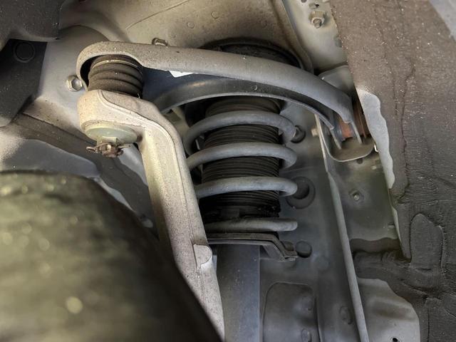 クラウンハイブリッド アスリートＳ　純正８型ナビ　バックカメラ　プリクラッシュセーフティ　レーダークルーズ　禁煙車　レザーシート　シートヒーター　シートエアコン　ドラレコ　コーナーセンサー　レーンキープ　スマートキー　ＬＥＤヘッドランプ（20枚目）