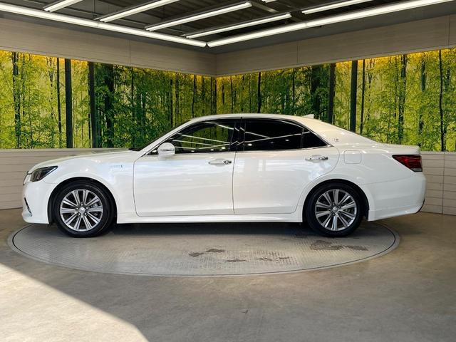 クラウンハイブリッド アスリートＳ　純正８型ナビ　バックカメラ　プリクラッシュセーフティ　レーダークルーズ　禁煙車　レザーシート　シートヒーター　シートエアコン　ドラレコ　コーナーセンサー　レーンキープ　スマートキー　ＬＥＤヘッドランプ（25枚目）