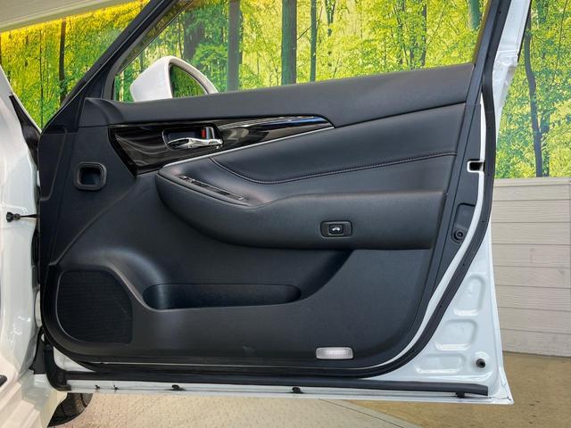 クラウンハイブリッド アスリートＳ　純正８型ナビ　バックカメラ　プリクラッシュセーフティ　レーダークルーズ　禁煙車　レザーシート　シートヒーター　シートエアコン　ドラレコ　コーナーセンサー　レーンキープ　スマートキー　ＬＥＤヘッドランプ（45枚目）