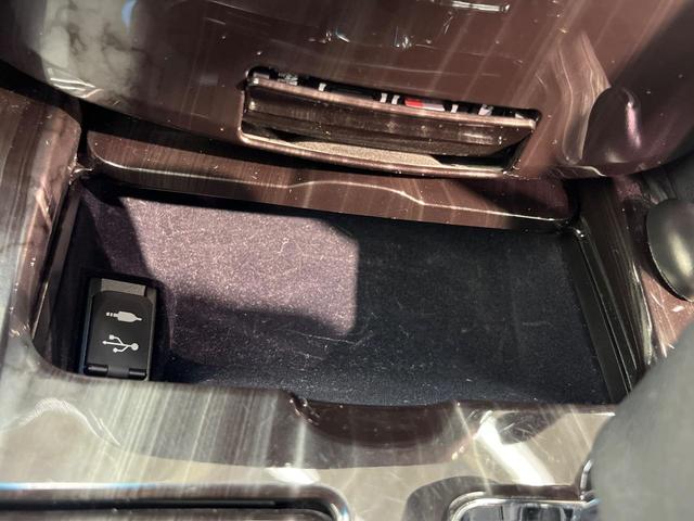 クラウンハイブリッド アスリートＳ　純正８型ナビ　バックカメラ　プリクラッシュセーフティ　レーダークルーズ　禁煙車　レザーシート　シートヒーター　シートエアコン　ドラレコ　コーナーセンサー　レーンキープ　スマートキー　ＬＥＤヘッドランプ（49枚目）