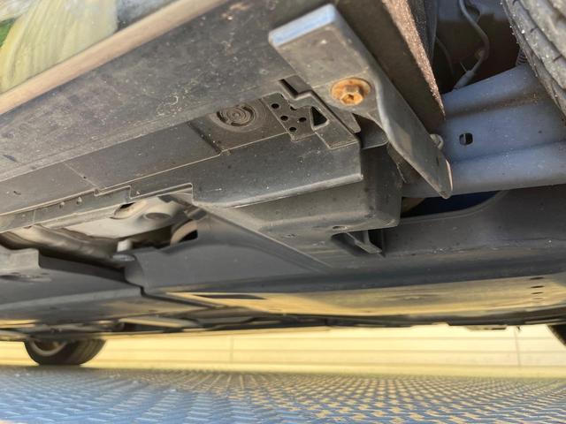 プリウス Ａツーリングセレクション　純正ＳＤナビ　バックカメラ　衝突被害軽減システム　レーダークルーズ　禁煙車　ハーフレザーシート　パワーシート　ドラレコ　コーナーセンサー　スマートキー　ＬＥＤヘッド　ビルトインＥＴＣ（20枚目）