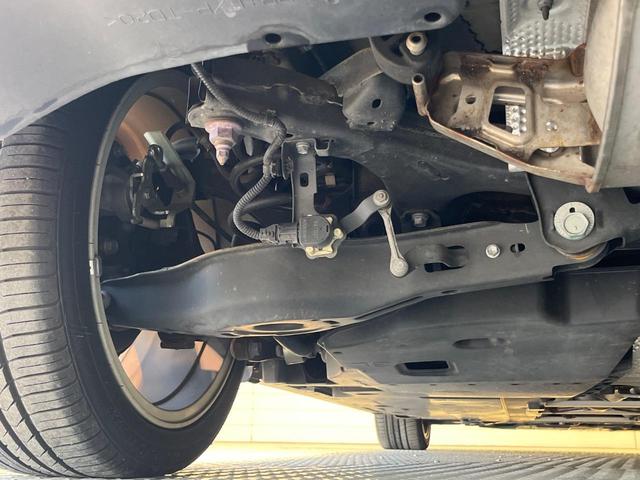 プリウス Ａツーリングセレクション　純正ＳＤナビ　バックカメラ　衝突被害軽減システム　レーダークルーズ　禁煙車　ハーフレザーシート　パワーシート　ドラレコ　コーナーセンサー　スマートキー　ＬＥＤヘッド　ビルトインＥＴＣ（23枚目）