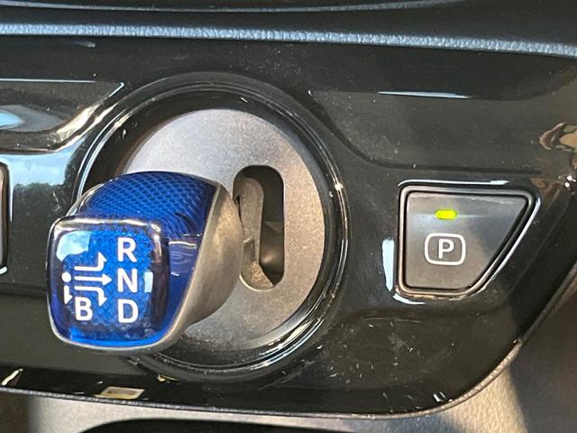 プリウス Ａツーリングセレクション　純正ＳＤナビ　バックカメラ　衝突被害軽減システム　レーダークルーズ　禁煙車　ハーフレザーシート　パワーシート　ドラレコ　コーナーセンサー　スマートキー　ＬＥＤヘッド　ビルトインＥＴＣ（47枚目）