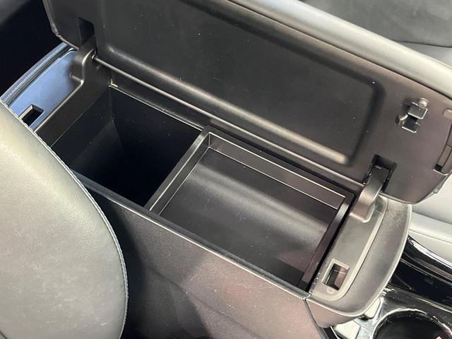 プリウス Ａツーリングセレクション　純正ＳＤナビ　バックカメラ　衝突被害軽減システム　レーダークルーズ　禁煙車　ハーフレザーシート　パワーシート　ドラレコ　コーナーセンサー　スマートキー　ＬＥＤヘッド　ビルトインＥＴＣ（51枚目）