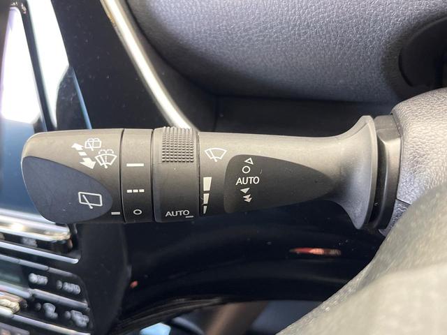 プリウス Ａツーリングセレクション　純正ＳＤナビ　バックカメラ　衝突被害軽減システム　レーダークルーズ　禁煙車　ハーフレザーシート　パワーシート　ドラレコ　コーナーセンサー　スマートキー　ＬＥＤヘッド　ビルトインＥＴＣ（60枚目）