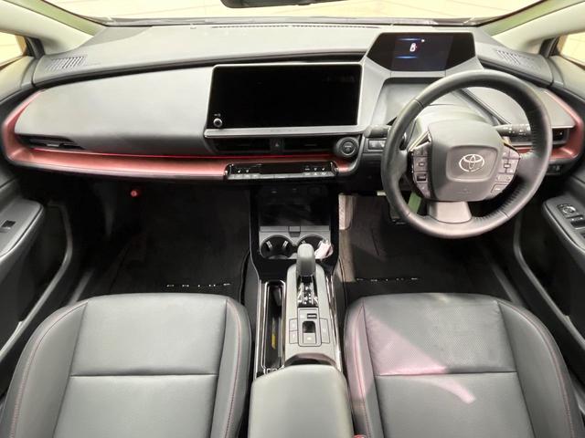 プリウス Ｚ　全周囲カメラ　１００Ｖ電源　衝突被害軽減システム　レーダークルーズ　禁煙車　電動リアゲート　ハーフレザーシート　前席シートエアコン　パワーシート　コーナーセンサー　スマートキー　ＬＥＤヘッド（2枚目）