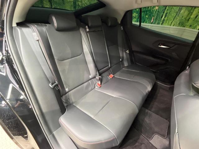 プリウス Ｚ　全周囲カメラ　１００Ｖ電源　衝突被害軽減システム　レーダークルーズ　禁煙車　電動リアゲート　ハーフレザーシート　前席シートエアコン　パワーシート　コーナーセンサー　スマートキー　ＬＥＤヘッド（9枚目）