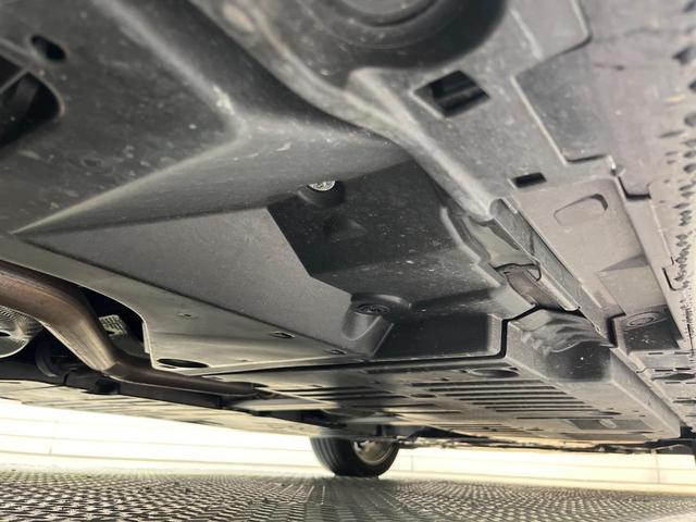 プリウス Ｚ　全周囲カメラ　１００Ｖ電源　衝突被害軽減システム　レーダークルーズ　禁煙車　電動リアゲート　ハーフレザーシート　前席シートエアコン　パワーシート　コーナーセンサー　スマートキー　ＬＥＤヘッド（21枚目）