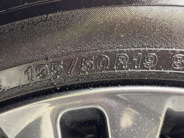 プリウス Ｚ　全周囲カメラ　１００Ｖ電源　衝突被害軽減システム　レーダークルーズ　禁煙車　電動リアゲート　ハーフレザーシート　前席シートエアコン　パワーシート　コーナーセンサー　スマートキー　ＬＥＤヘッド（33枚目）