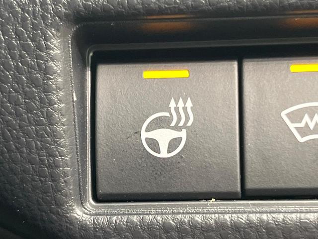 プリウス Ｚ　全周囲カメラ　１００Ｖ電源　衝突被害軽減システム　レーダークルーズ　禁煙車　電動リアゲート　ハーフレザーシート　前席シートエアコン　パワーシート　コーナーセンサー　スマートキー　ＬＥＤヘッド（50枚目）