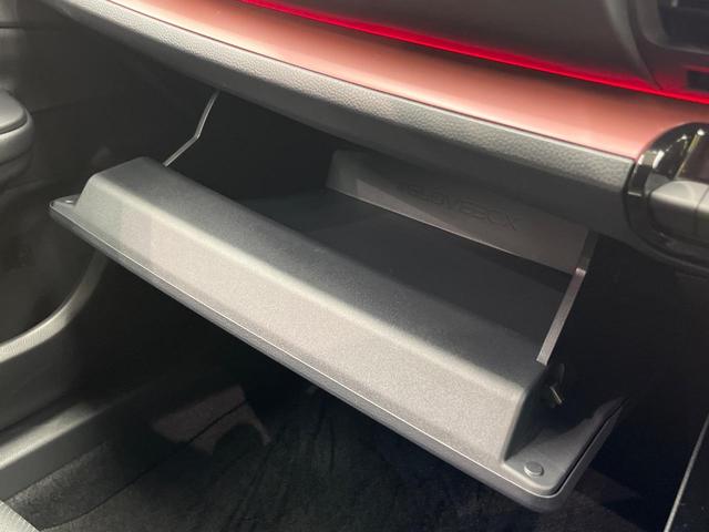 プリウス Ｚ　全周囲カメラ　１００Ｖ電源　衝突被害軽減システム　レーダークルーズ　禁煙車　電動リアゲート　ハーフレザーシート　前席シートエアコン　パワーシート　コーナーセンサー　スマートキー　ＬＥＤヘッド（63枚目）