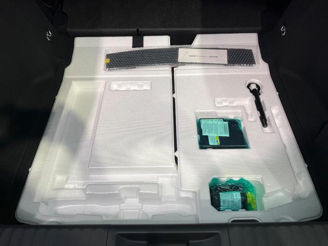 プリウス Ｚ　全周囲カメラ　１００Ｖ電源　衝突被害軽減システム　レーダークルーズ　禁煙車　電動リアゲート　ハーフレザーシート　前席シートエアコン　パワーシート　コーナーセンサー　スマートキー　ＬＥＤヘッド（64枚目）