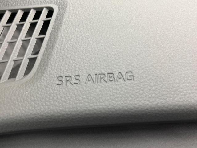 プリウス Ｚ　全周囲カメラ　１００Ｖ電源　衝突被害軽減システム　レーダークルーズ　禁煙車　電動リアゲート　ハーフレザーシート　前席シートエアコン　パワーシート　コーナーセンサー　スマートキー　ＬＥＤヘッド（70枚目）